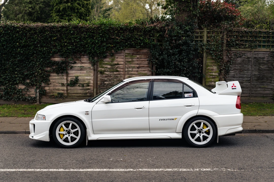 1998 Mitsubishi Lancer Evolution V 6th Gen - Image 17 of 31