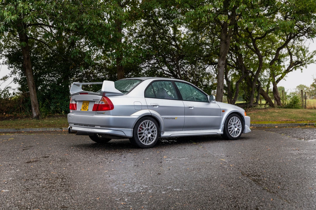 1998 Mitsubishi Lancer Evolution V 6th Gen - Image 8 of 31
