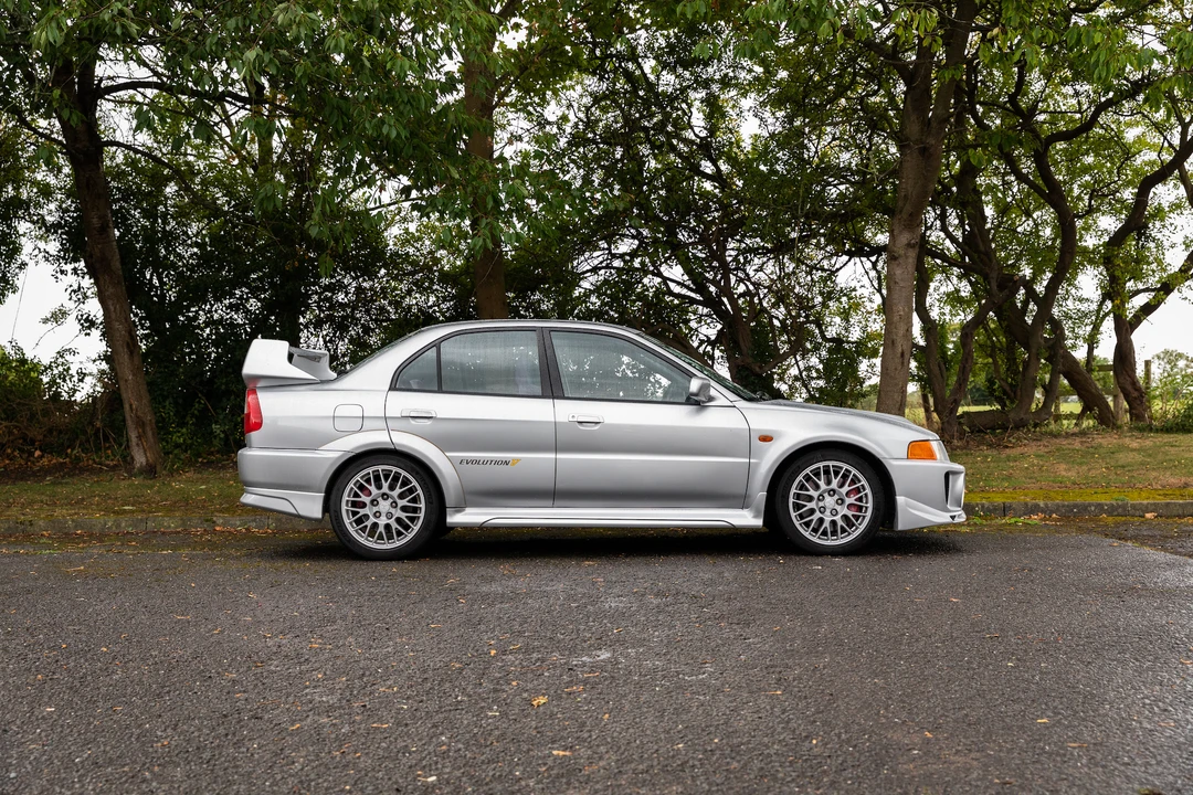 1998 Mitsubishi Lancer Evolution V 6th Gen - Image 17 of 31