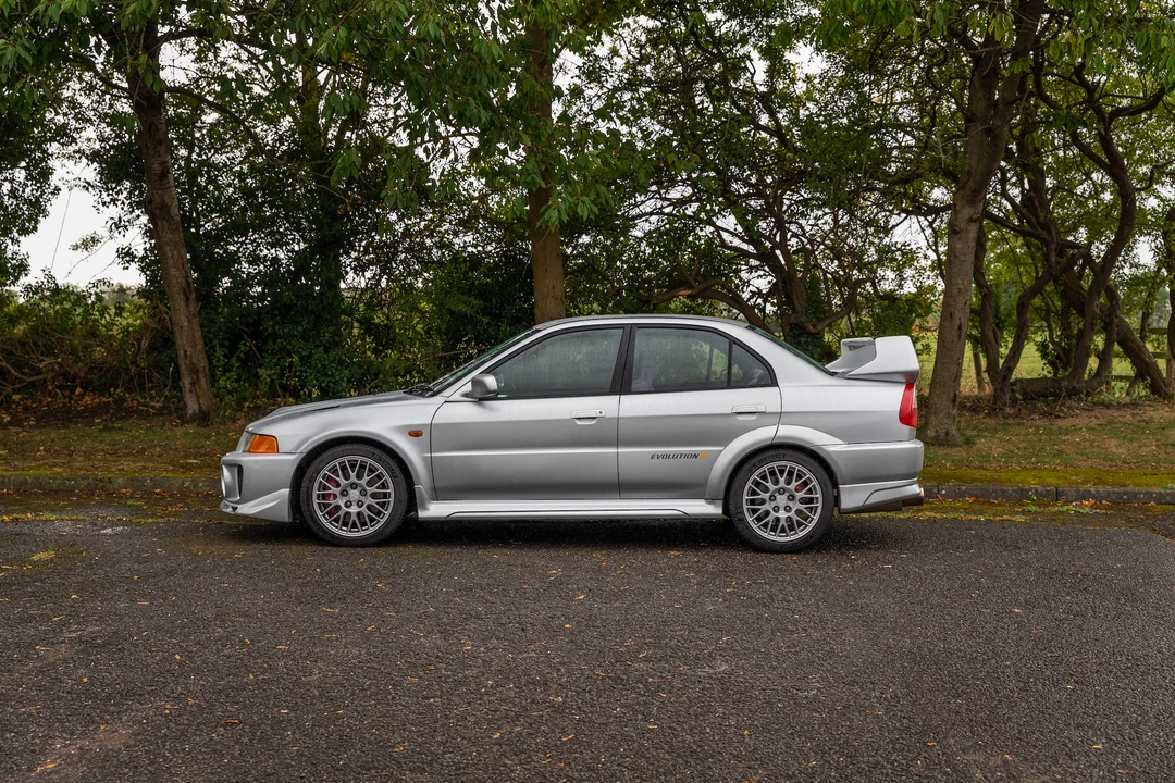 1998 Mitsubishi Lancer Evolution V 6th Gen - Image 5 of 31