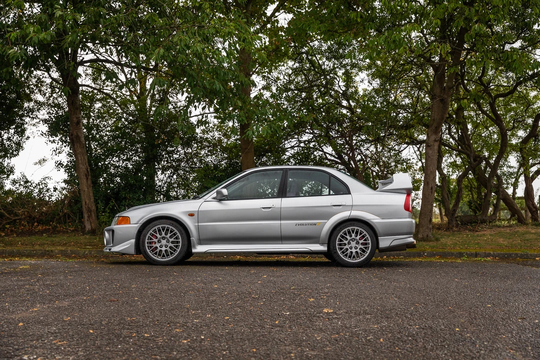 1998 Mitsubishi Lancer Evolution V 6th Gen - Image 13 of 31
