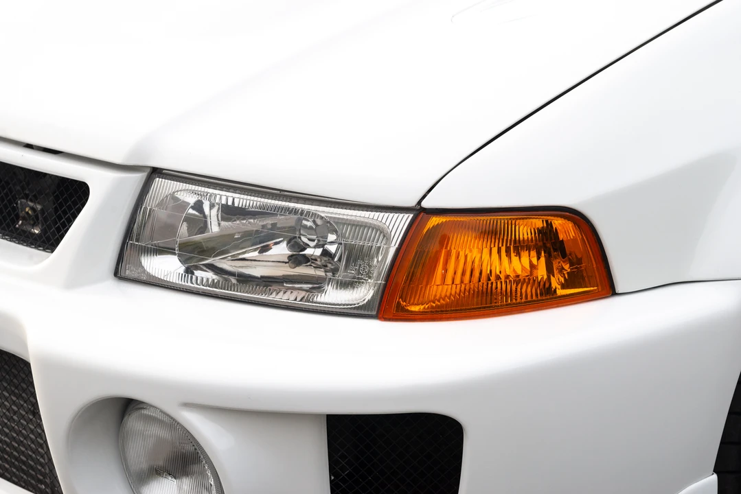 1998 Mitsubishi Lancer Evolution V 6th Gen - Image 8 of 31