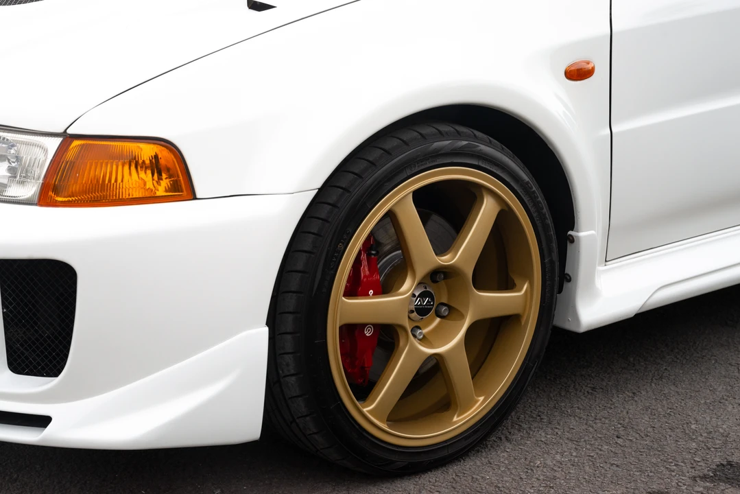 1998 Mitsubishi Lancer Evolution V 6th Gen - Image 17 of 31