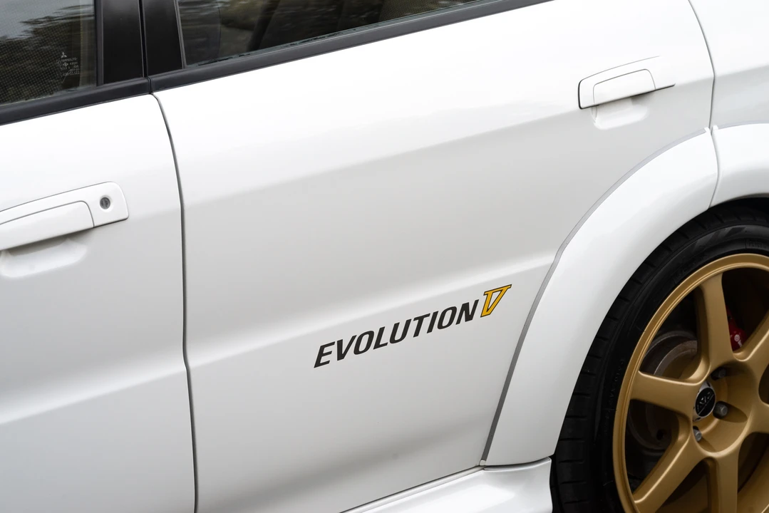 1998 Mitsubishi Lancer Evolution V 6th Gen - Image 22 of 31