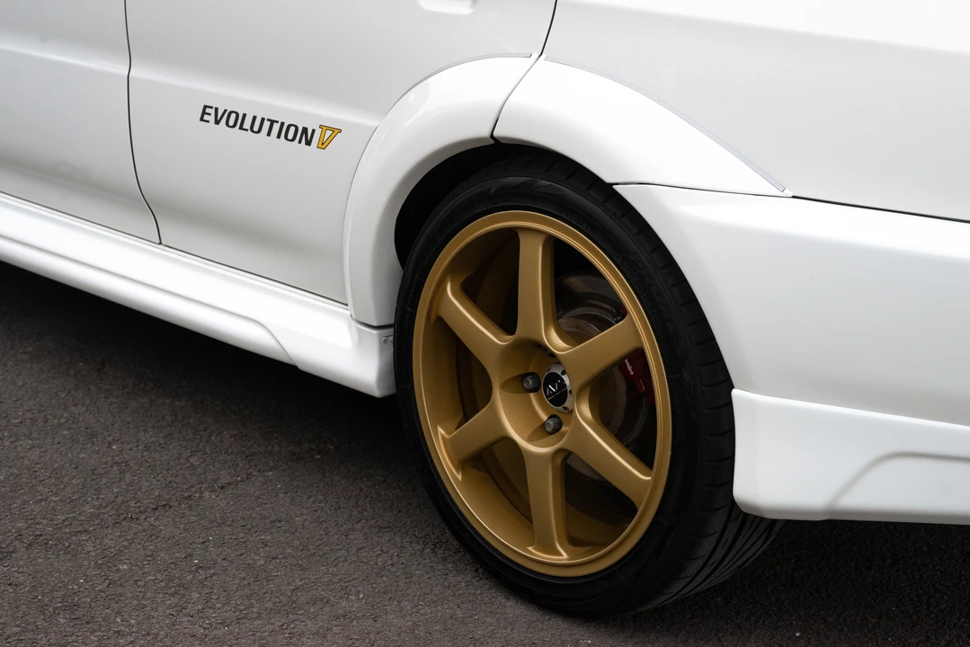 1998 Mitsubishi Lancer Evolution V 6th Gen - Image 23 of 31