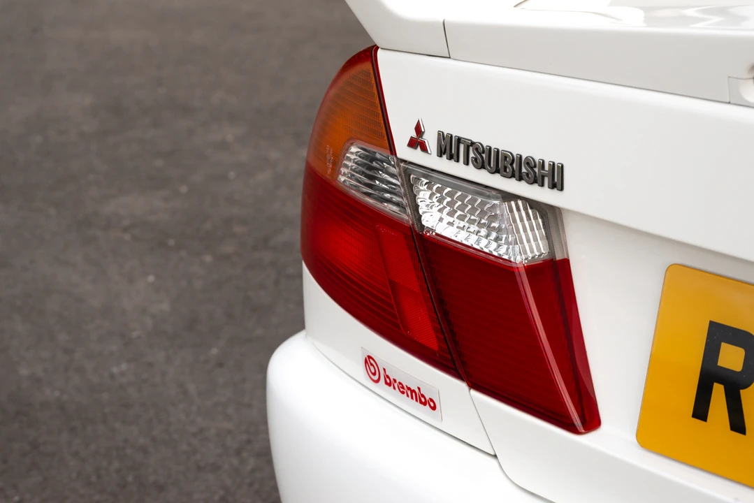 1998 Mitsubishi Lancer Evolution V 6th Gen - Image 25 of 31