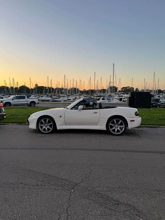 1998 Mazda NA MX-5 Miata - Image 9 of 14