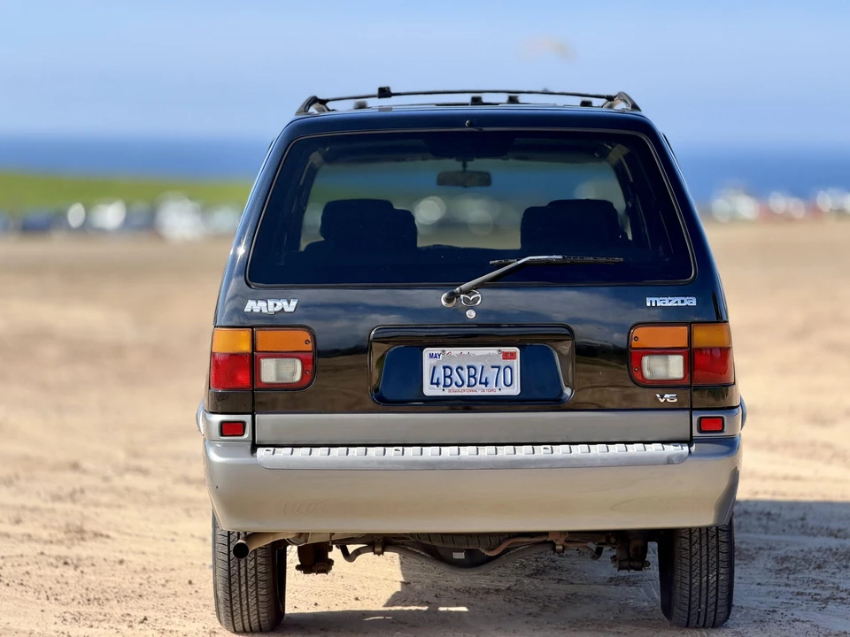 1998 Mazda MPV 1st Gen - Image 21 of 31