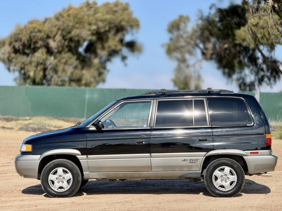 1998 Mazda MPV 1st Gen - Image 15 of 31
