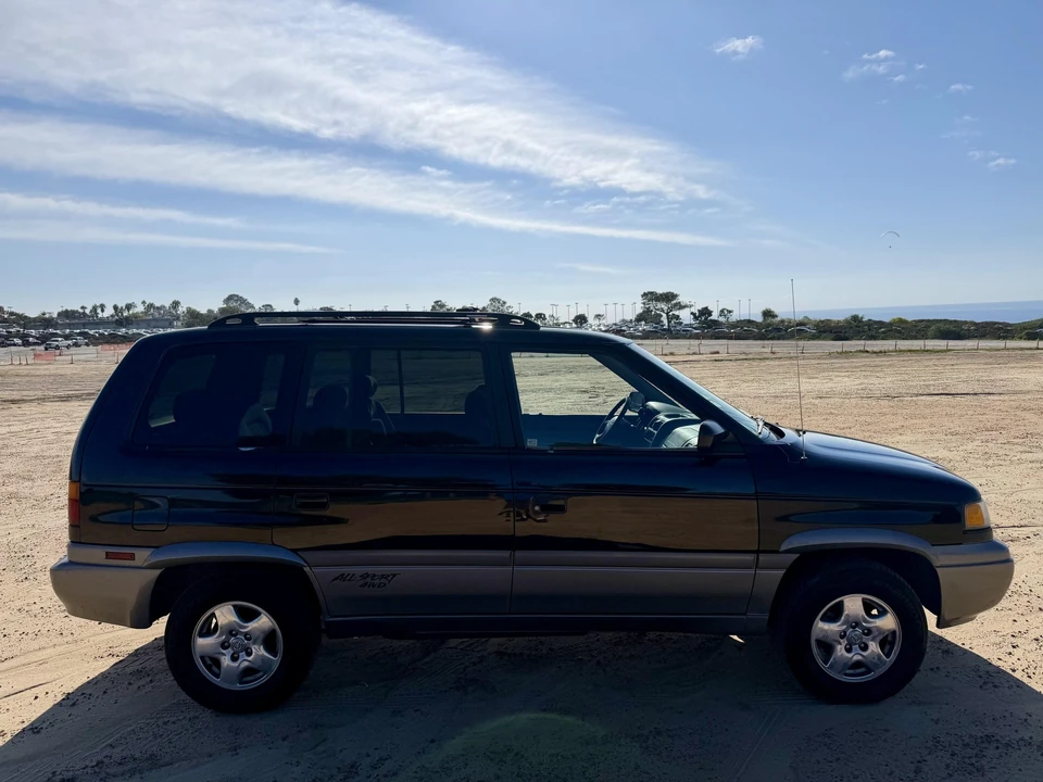 1998 Mazda MPV 1st Gen - Image 29 of 31