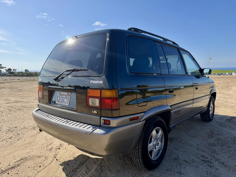 1998 Mazda MPV 1st Gen - Image 24 of 31