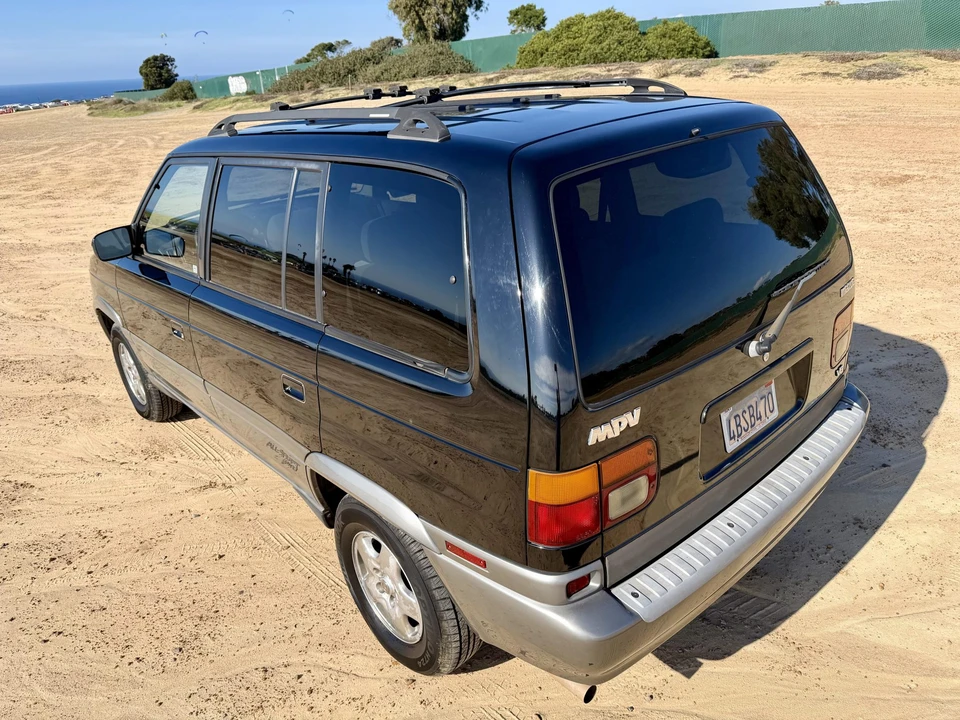 1998 Mazda MPV 1st Gen - Image 19 of 31
