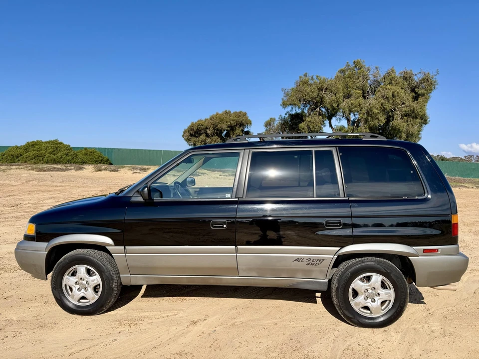 1998 Mazda MPV 1st Gen - Image 16 of 31