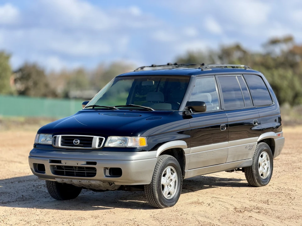 1998 Mazda MPV 1st Gen - Image 14 of 31