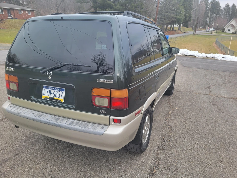 1998 Mazda MPV 1st Gen - Image 7 of 31