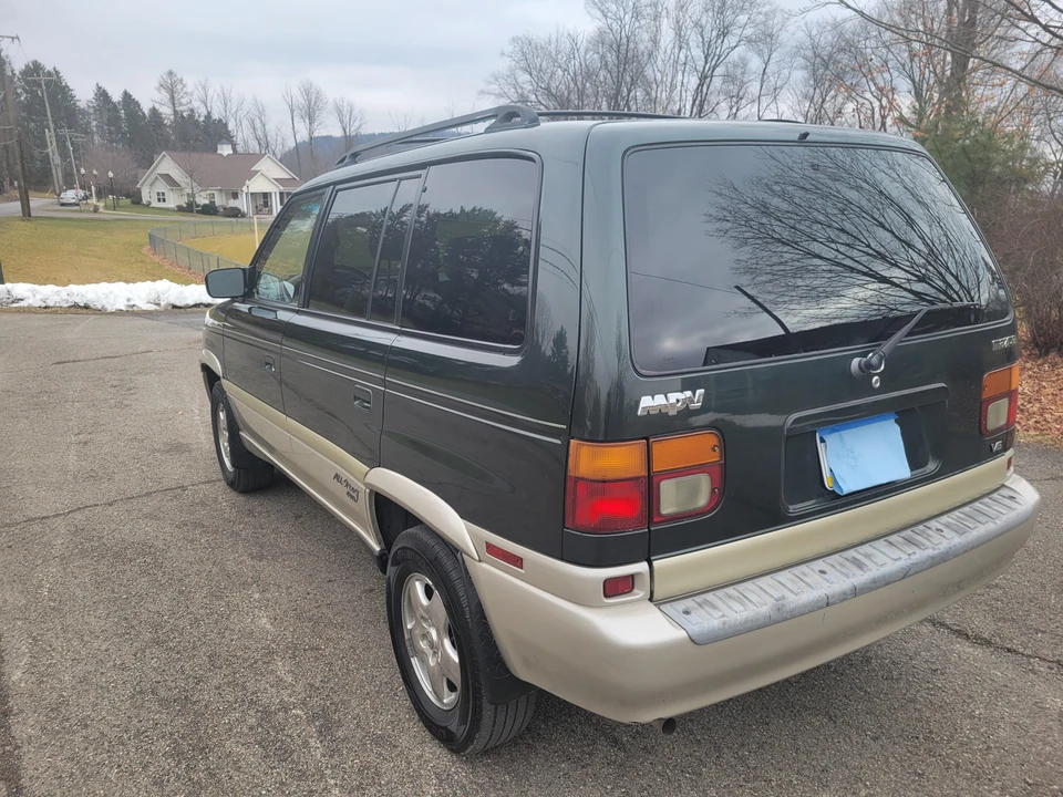 1998 Mazda MPV 1st Gen - Image 6 of 31