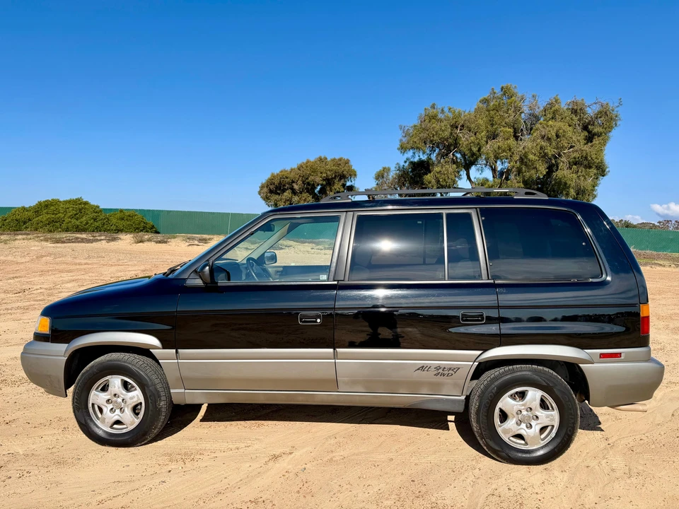 1998 Mazda MPV 1st Gen - Image 14 of 31