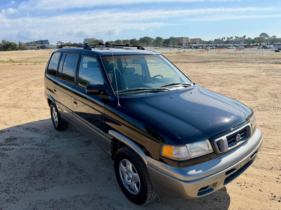 1998 Mazda MPV 1st Gen - Image 27 of 31
