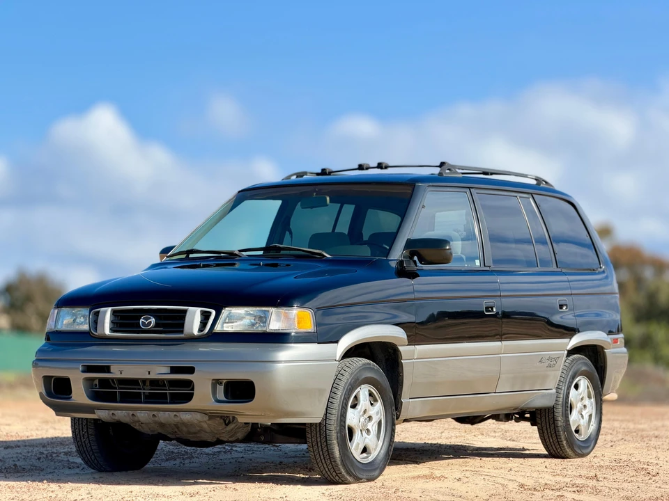 1998 Mazda MPV 1st Gen - Image 12 of 31