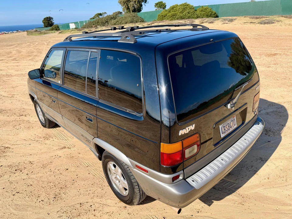 1998 Mazda MPV 1st Gen - Image 17 of 31