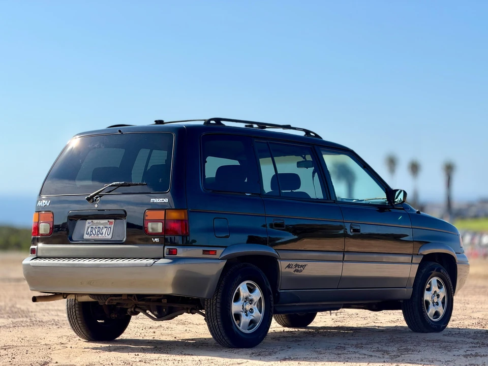 1998 Mazda MPV 1st Gen - Image 22 of 31