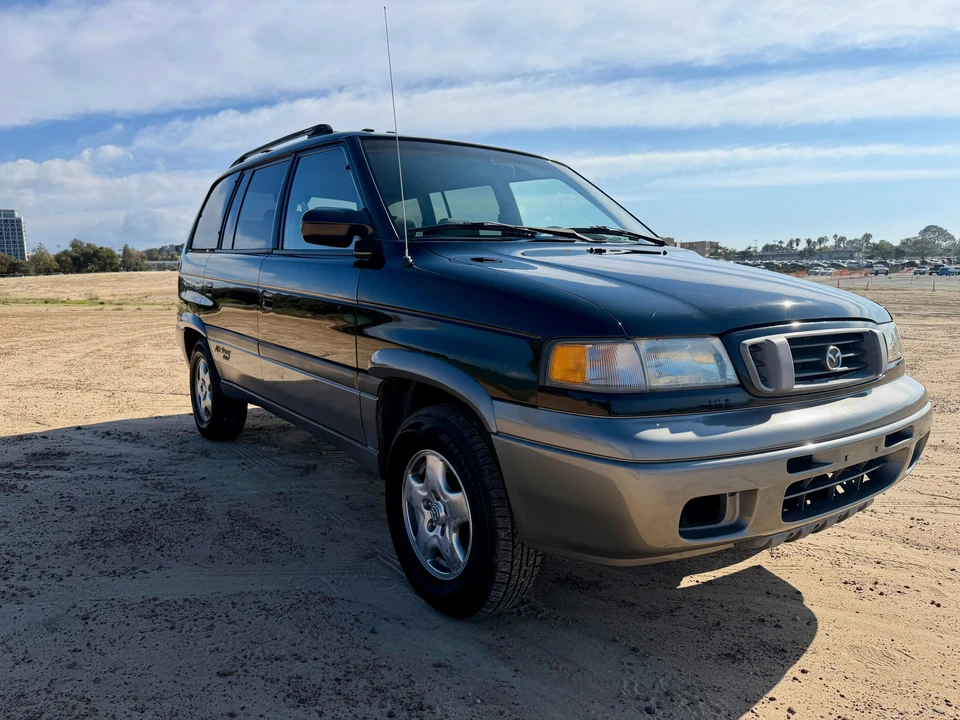 1998 Mazda MPV 1st Gen - Image 28 of 31