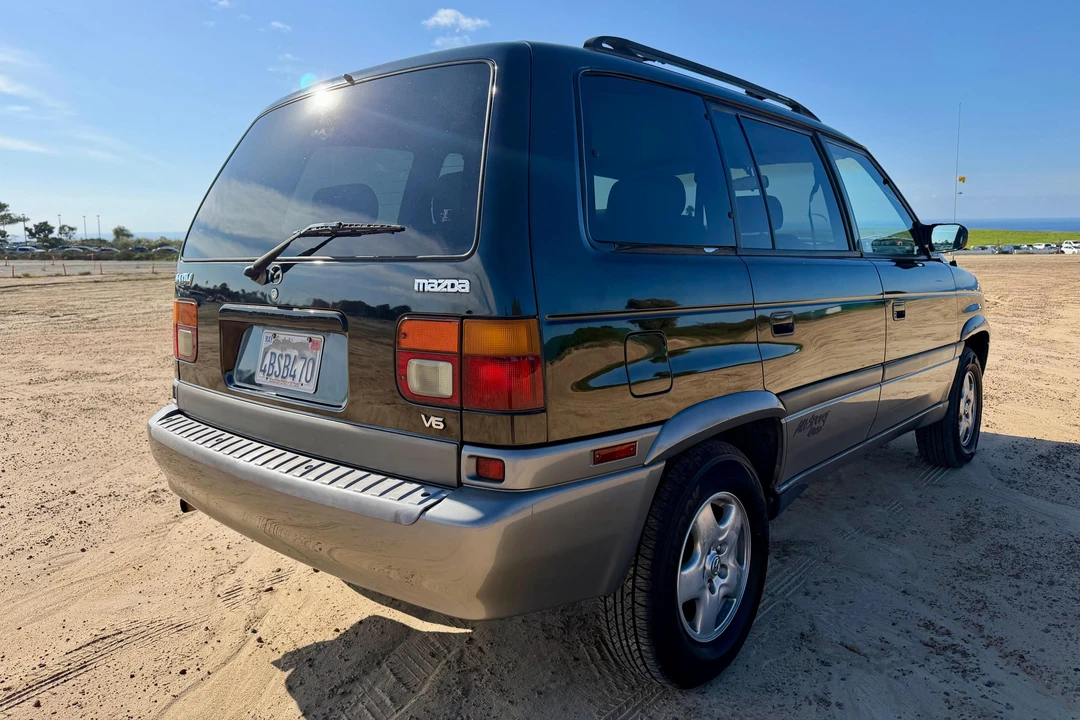 1998 Mazda MPV 1st Gen - Image 4 of 31