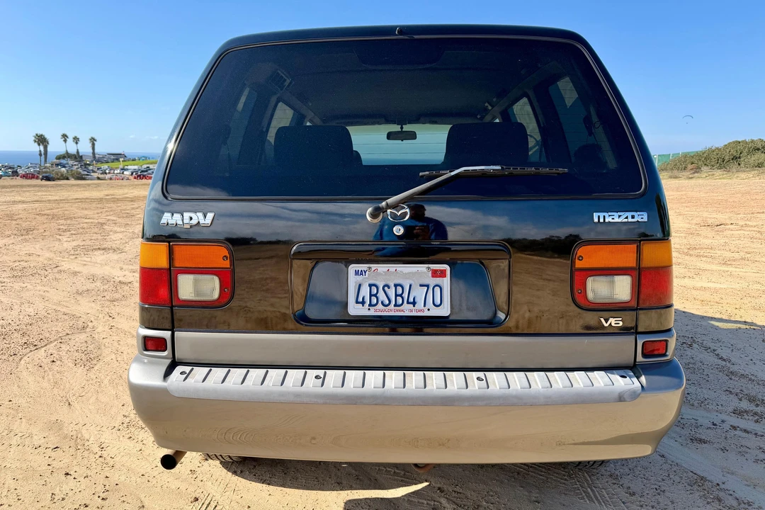 1998 Mazda MPV 1st Gen - Image 5 of 31
