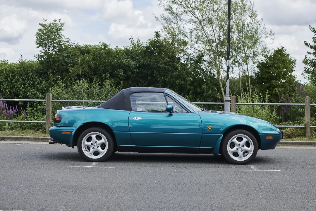 1998 Mazda NA MX-5 Miata - Image 18 of 30