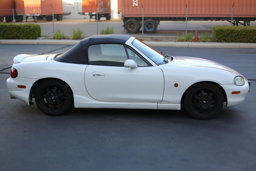 1998 Mazda NB MX-5 Miata - Image 3 of 4