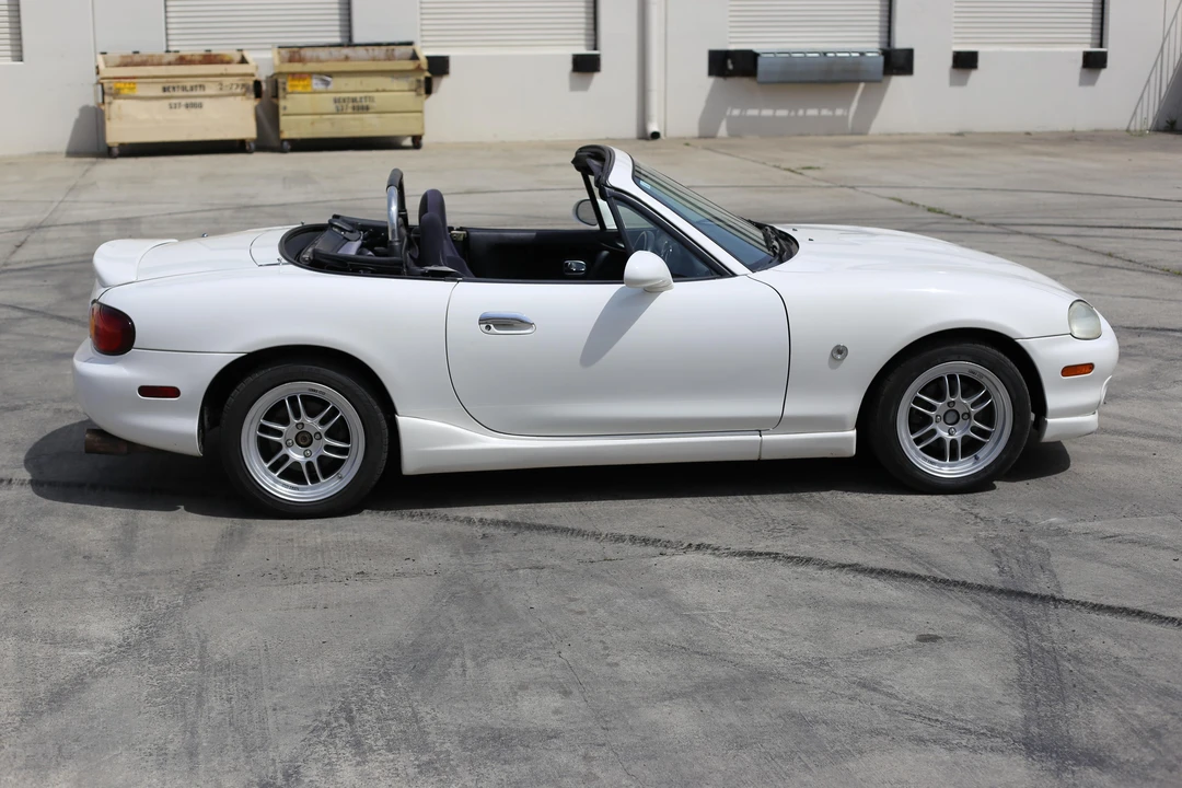 1998 Mazda NB MX-5 Miata - Image 17 of 21