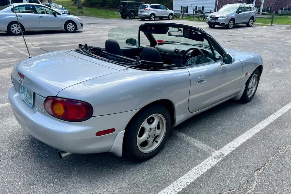1998 Mazda NB MX-5 Miata - Image 5 of 11
