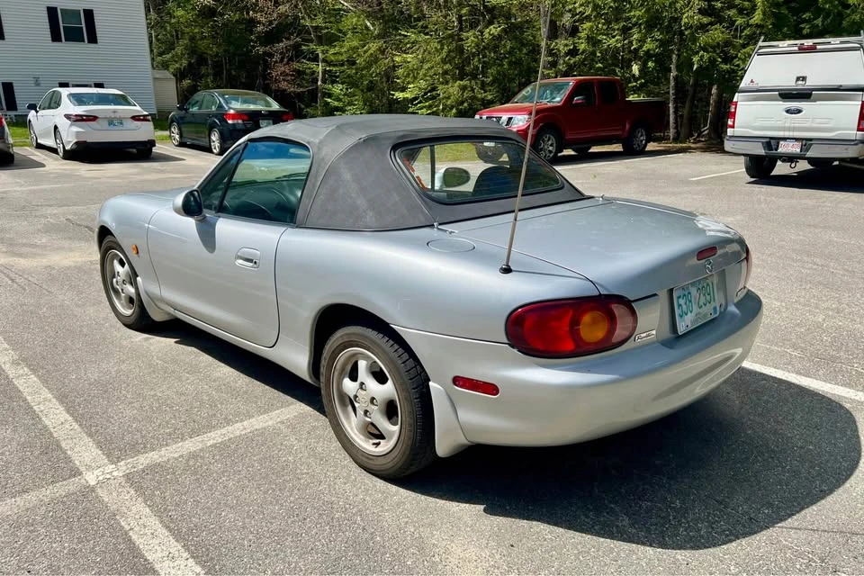 1998 Mazda NB MX-5 Miata - Image 4 of 11