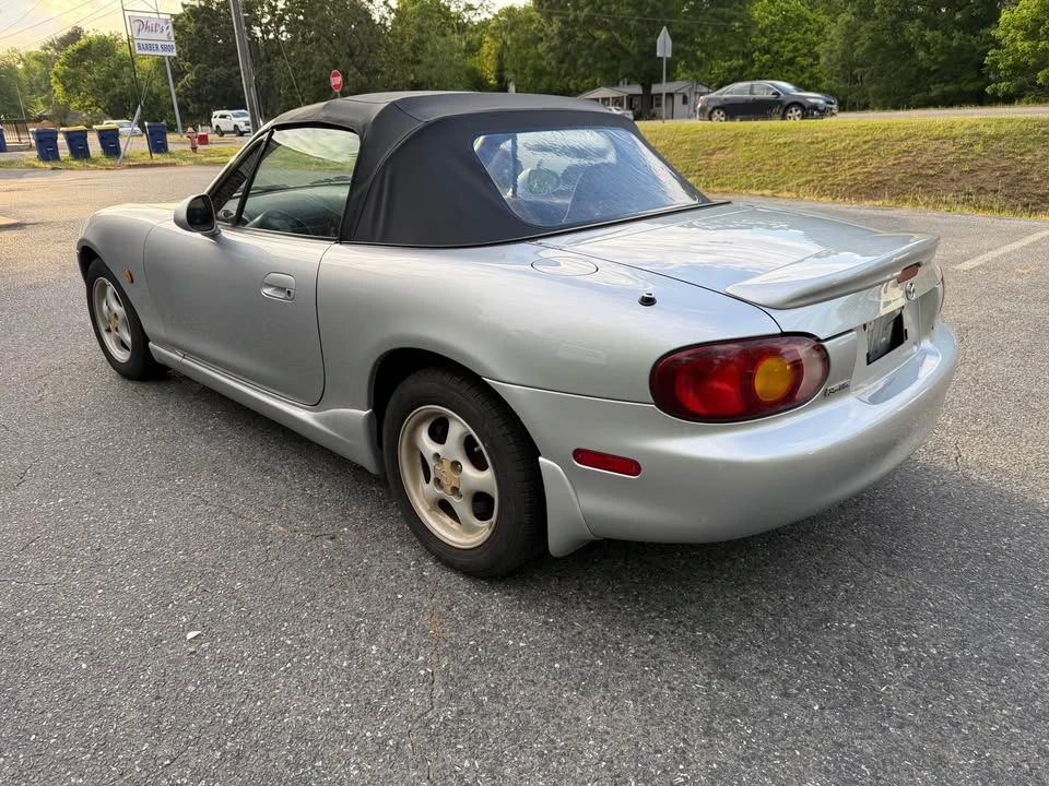 1998 Mazda MX-5 - Image 2 of 10