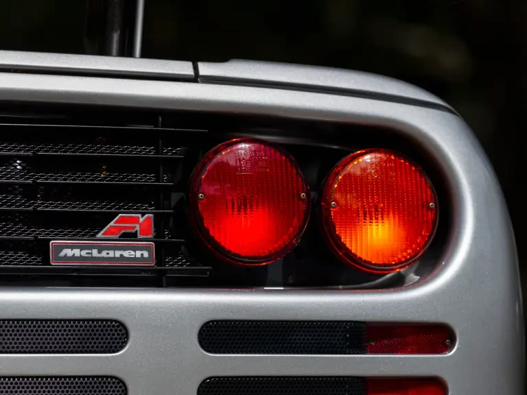 1998 McLaren F1 - Image 14 of 31