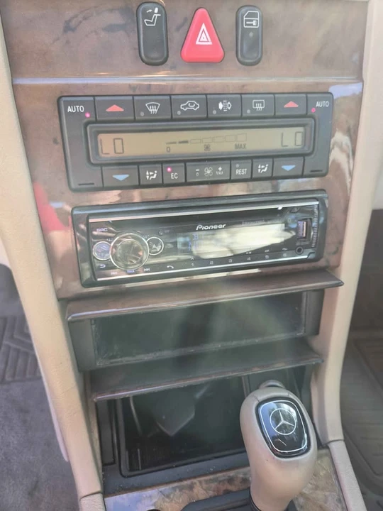 1998 Mercedes-Benz W210 E-Class - Image 9 of 11