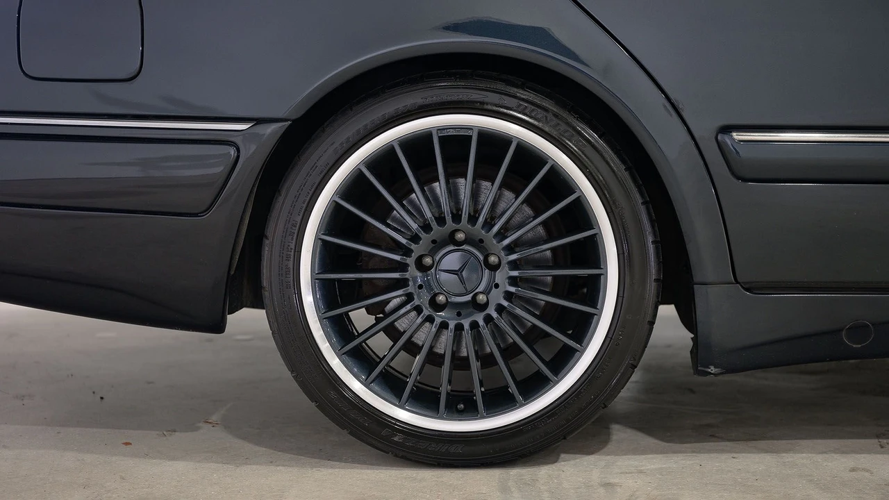 1998 Mercedes-Benz W210 E 36 & E 50 & E 55 & E 60 AMG - Image 26 of 31