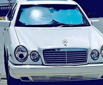 1998 Mercedes-Benz E-Class E 320 Sedan 4D