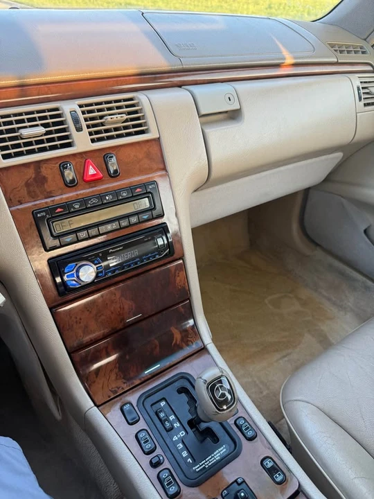 1998 Mercedes-Benz W210 E-Class - Image 10 of 14