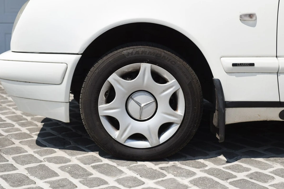1998 Mercedes-Benz W210 E-Class - Image 5 of 30