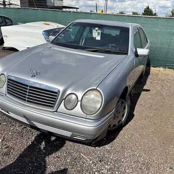 1998 Mercedes-Benz E320