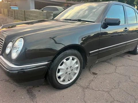 1998 Mercedes-Benz E320 Sedan