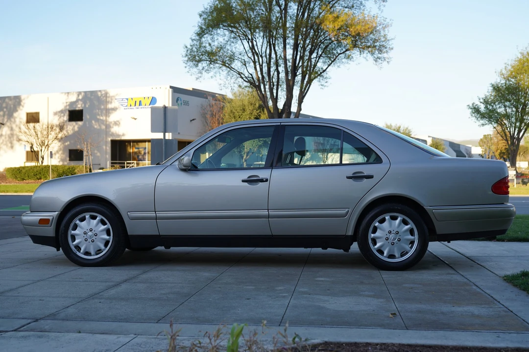 1998 Mercedes-Benz W210 E-Class - Image 3 of 31
