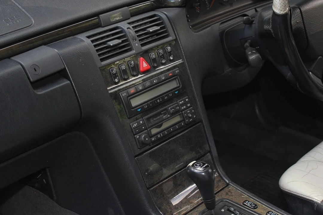 1998 Mercedes-Benz W210 E 36 & E 50 & E 55 & E 60 AMG - Image 4 of 30