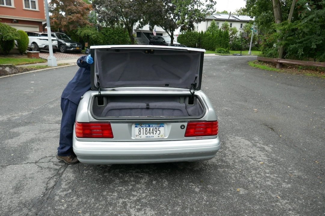 1998 Mercedes-Benz R129 SL-Class - Image 17 of 31