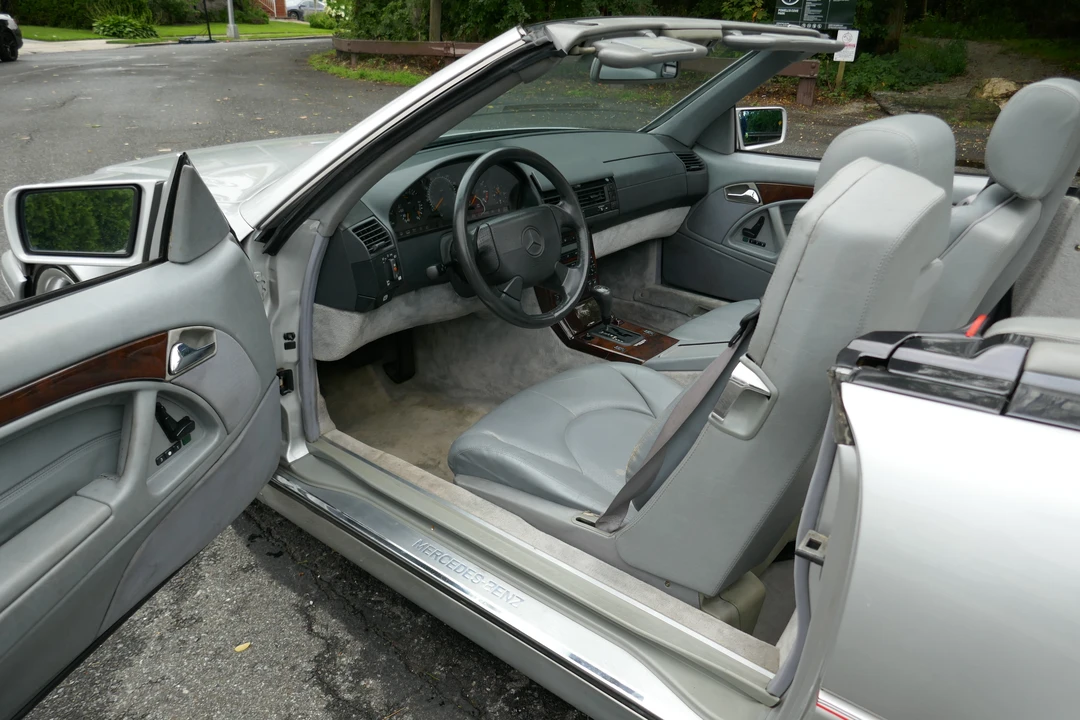 1998 Mercedes-Benz R129 SL-Class - Image 14 of 31