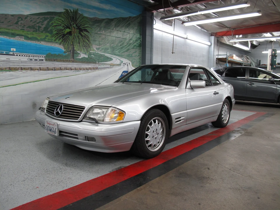 1998 Mercedes-Benz R129 SL-Class - Image 2 of 31
