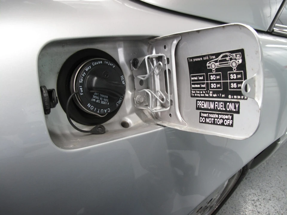 1998 Mercedes-Benz R129 SL-Class - Image 24 of 31