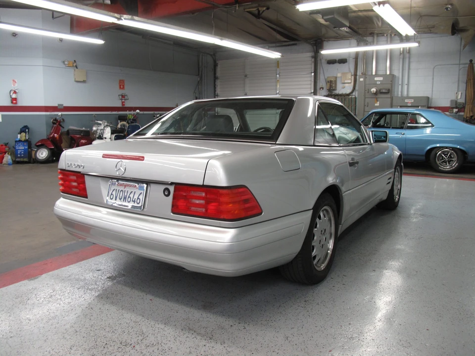 1998 Mercedes-Benz R129 SL-Class - Image 8 of 31