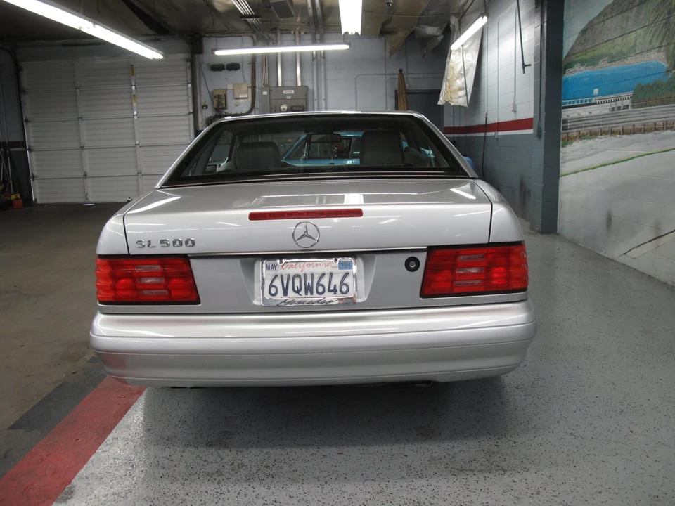 1998 Mercedes-Benz R129 SL-Class - Image 9 of 31